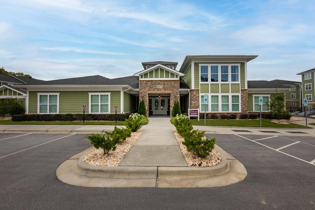 Affordable Housing - Luxury Apartments at Foxwood Image 189