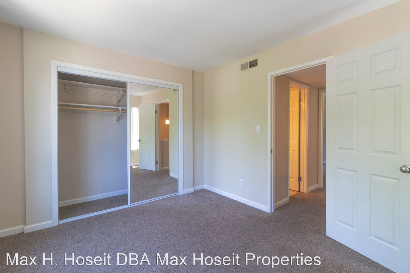 Woodburn Townhomes Image 10