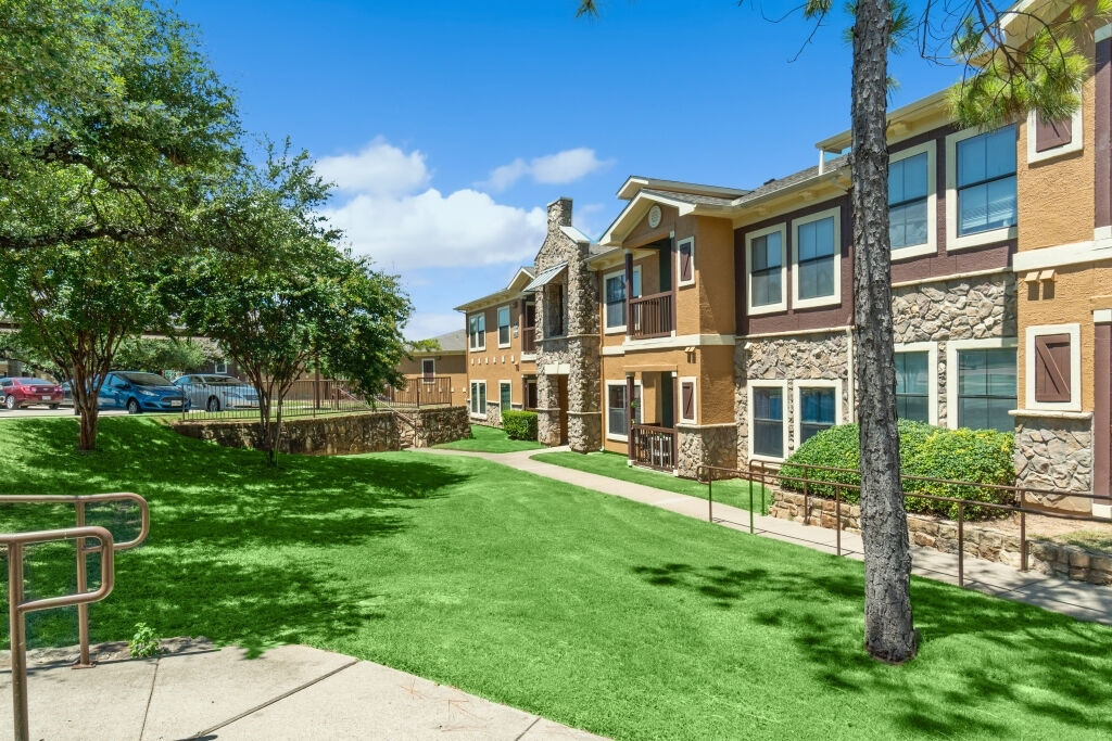 The Residences at Holland Lake Image 27