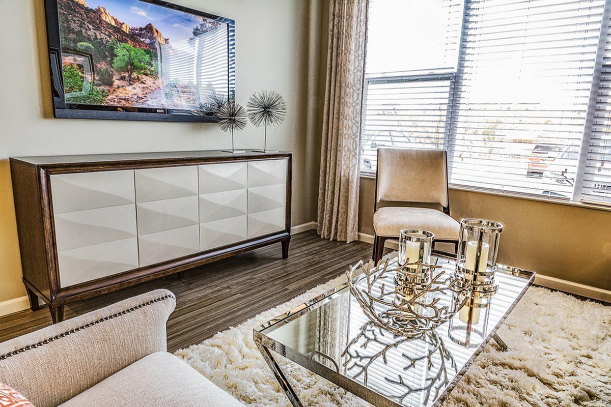 Alinea Town and Country Image 10