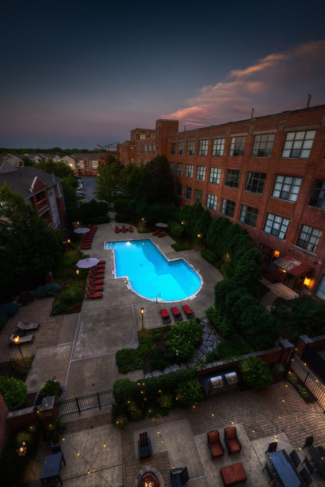 Ovaltine Court Image 21