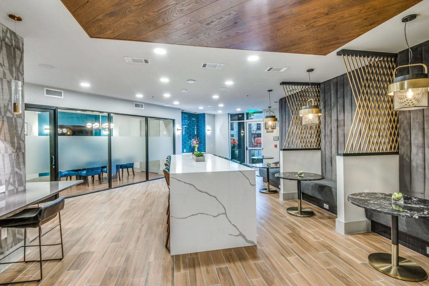 Luxia Gallery House Image 20