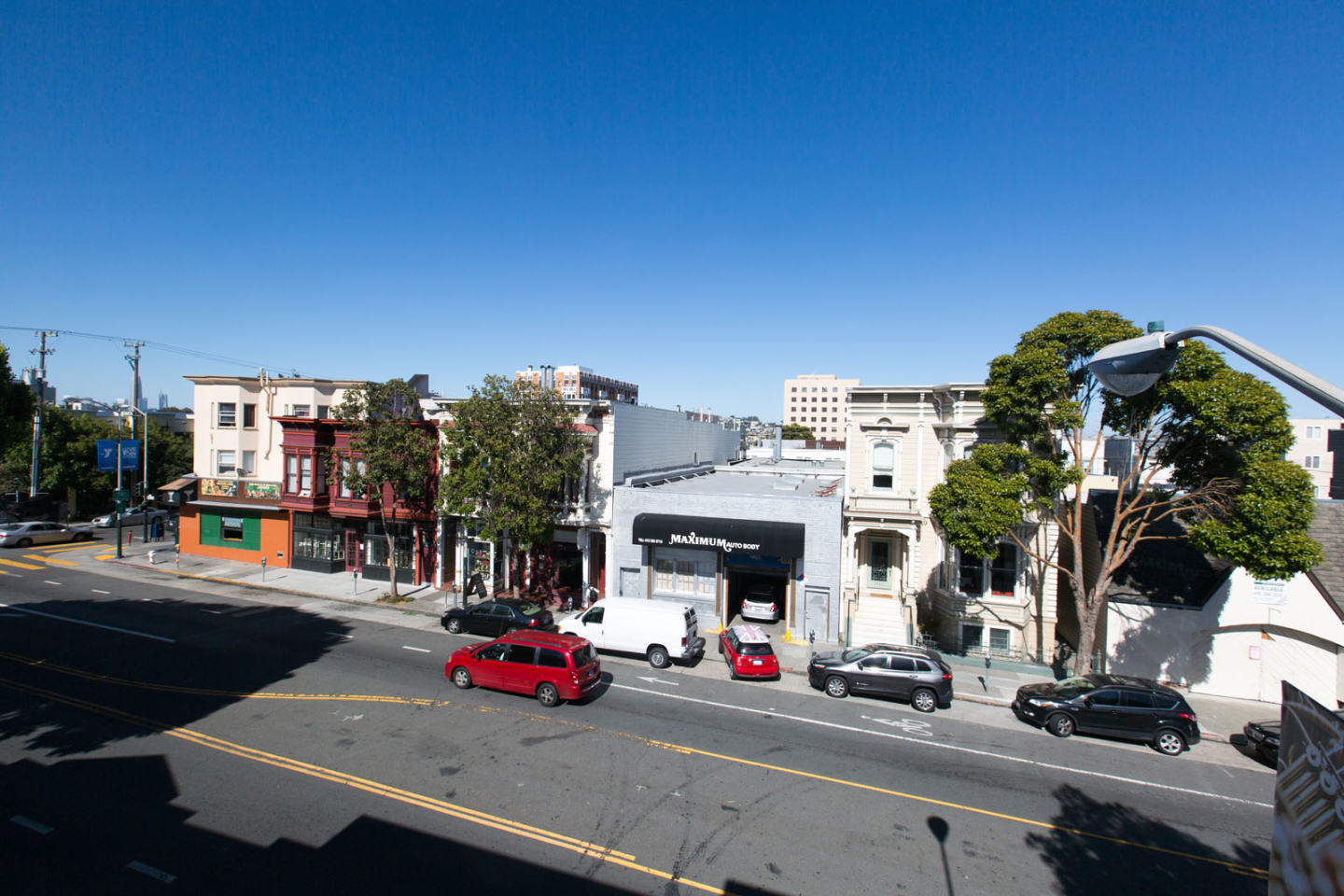 1424 VALENCIA Apartments Image 5