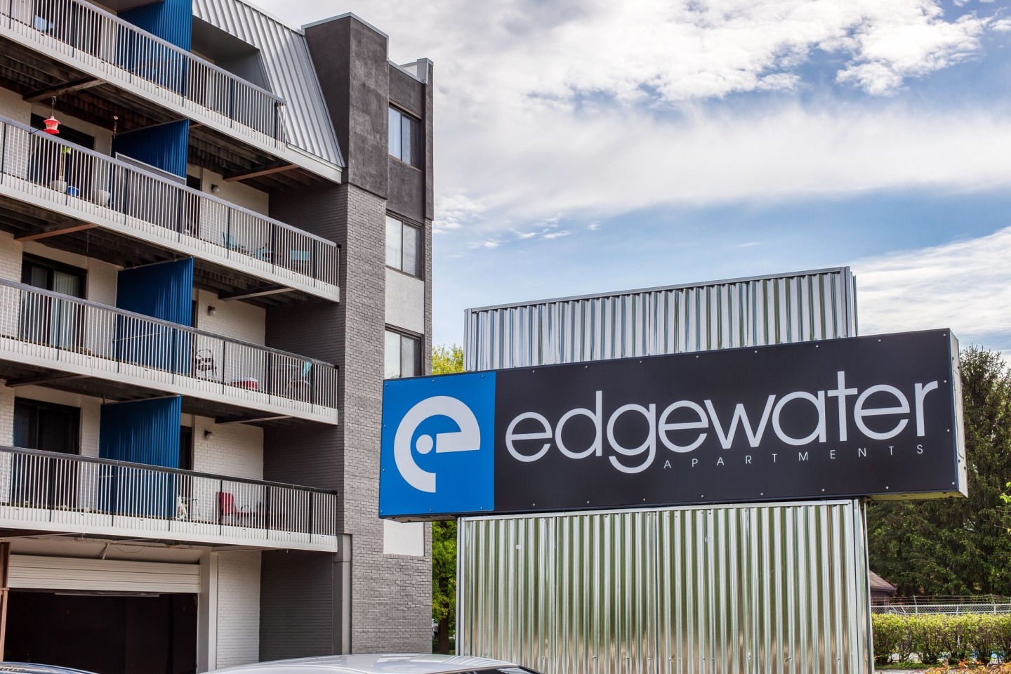 Edgewater Apartments Image 39