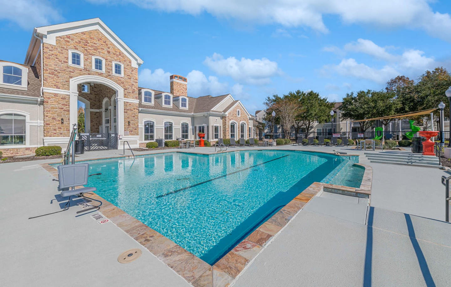 Lakeside Pointe Apartments & Townhomes Image 17