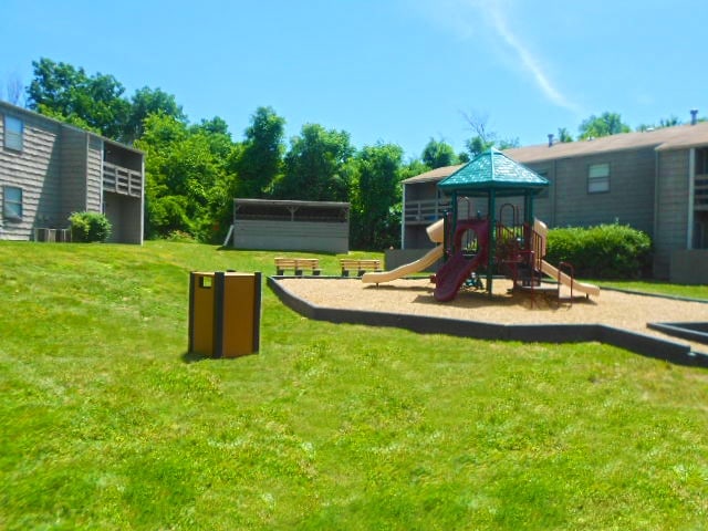 Cedar Ridge Apartments and Townhomes Image 5