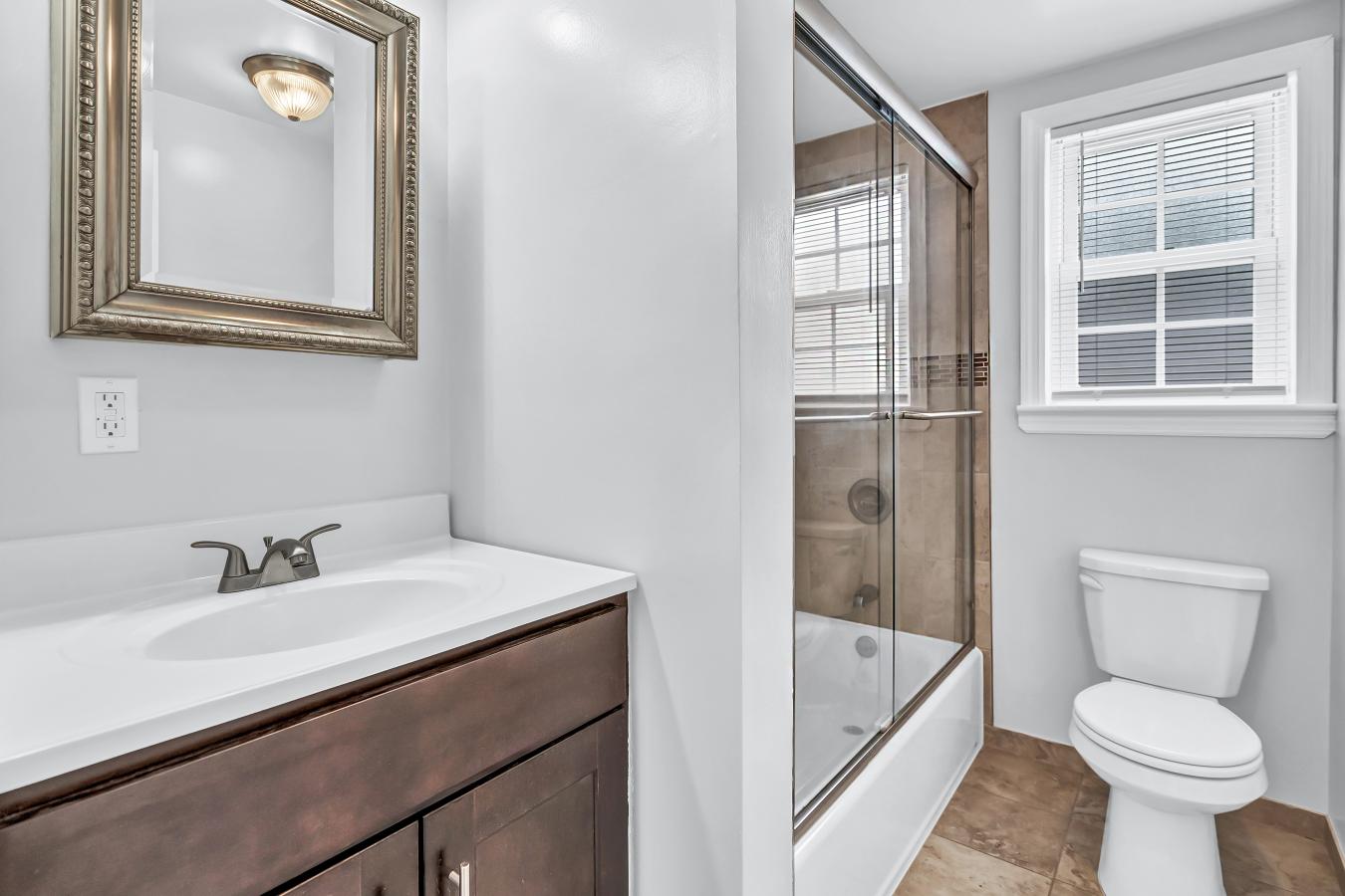 Verona Plaza Apartments Image 11