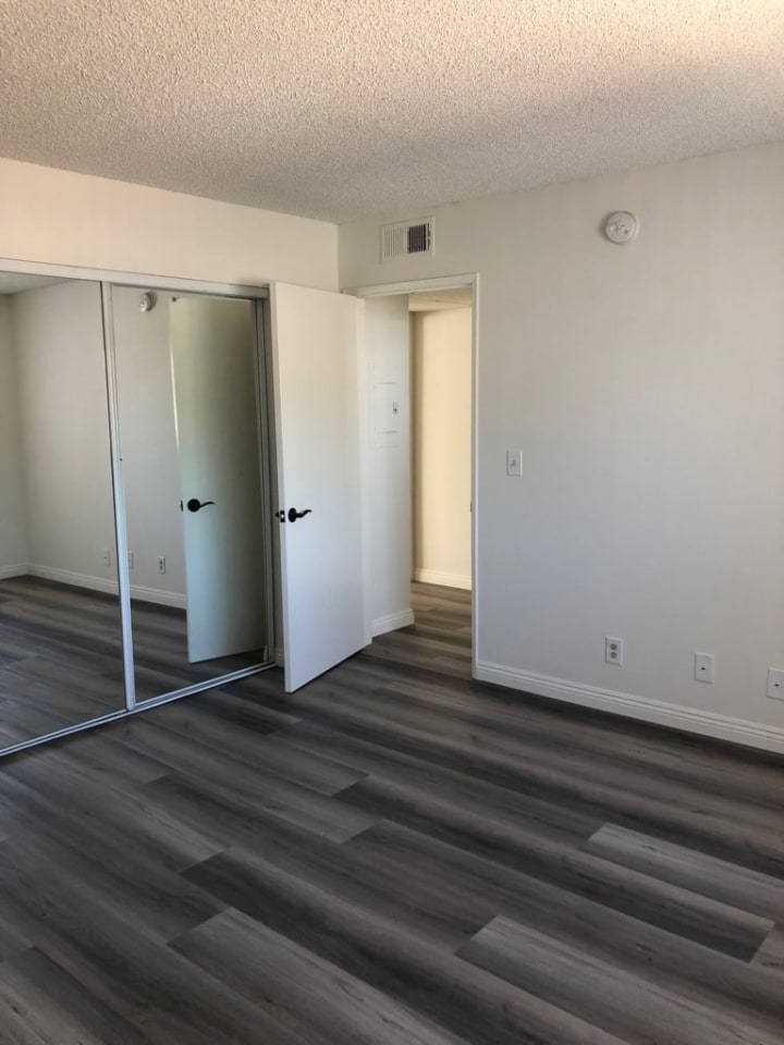 1344 N Serrano Ave Image 5