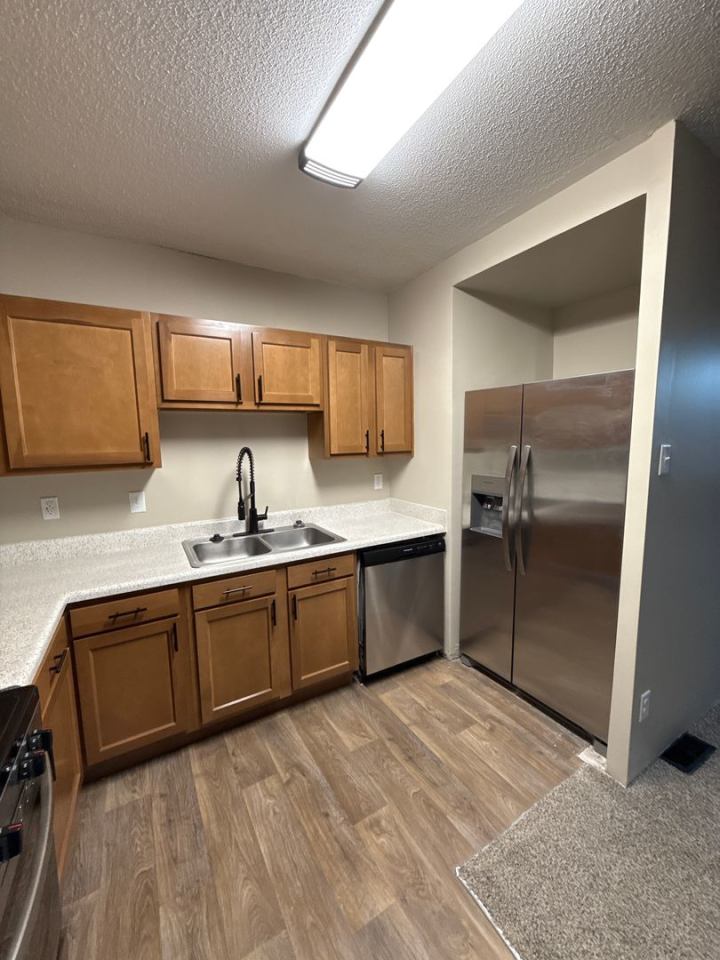 Lincoln School Apartments Image 1