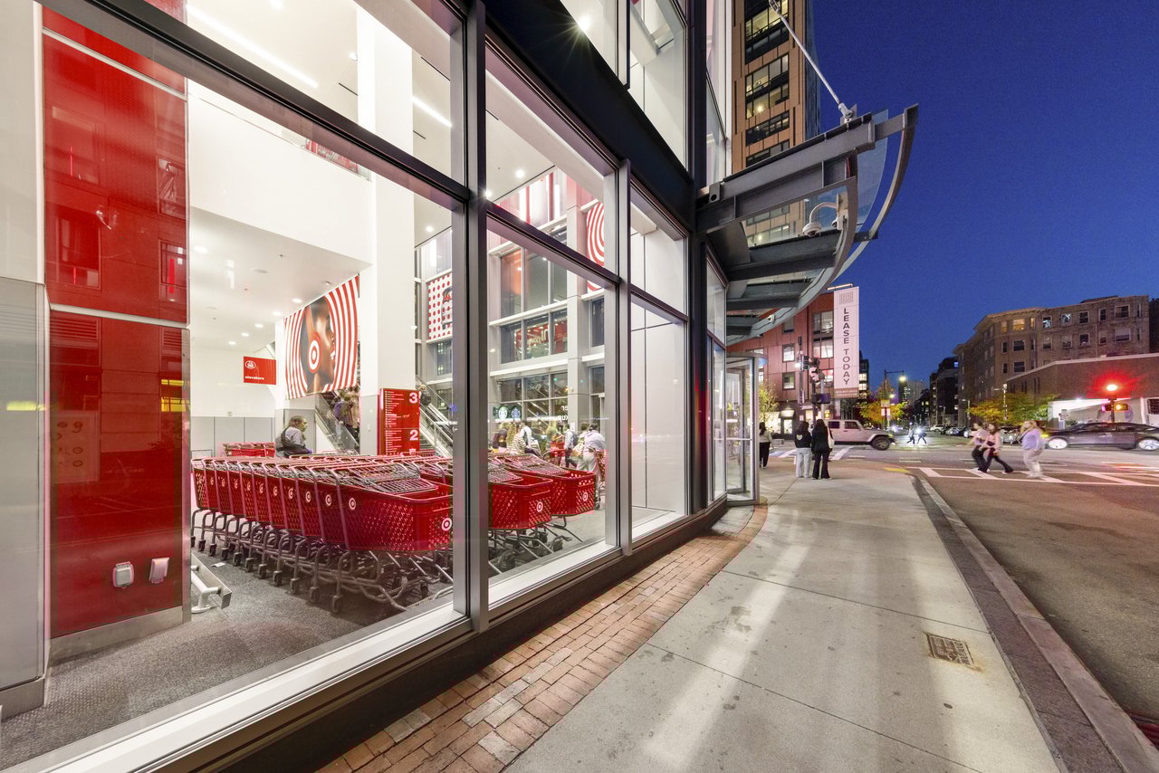 Van Ness Image 17