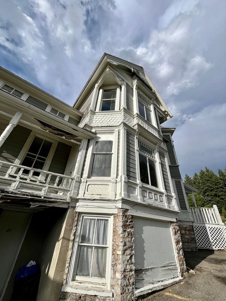 University Villa Apartments Image 29