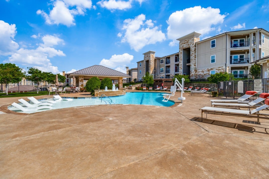 Residence at Gateway Village Image 49