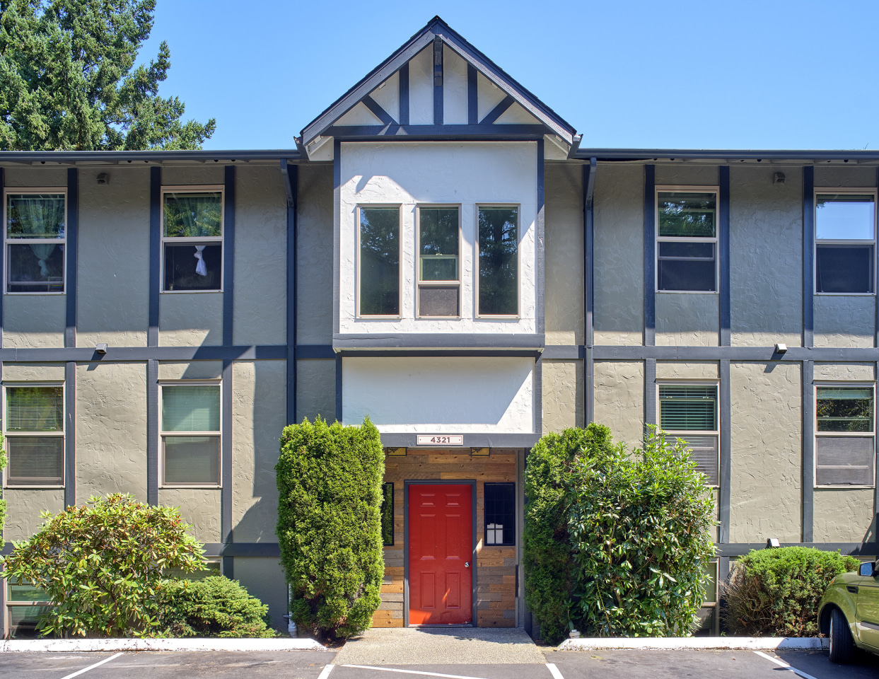 Forest Hill Village Image 2