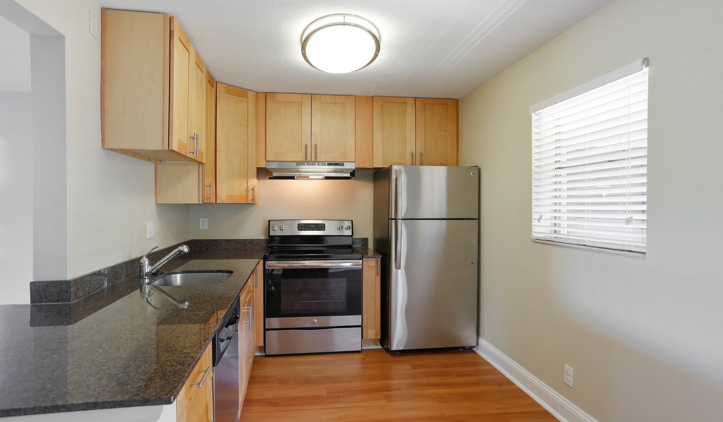 Plantation Gardens Apartment Homes Image 4