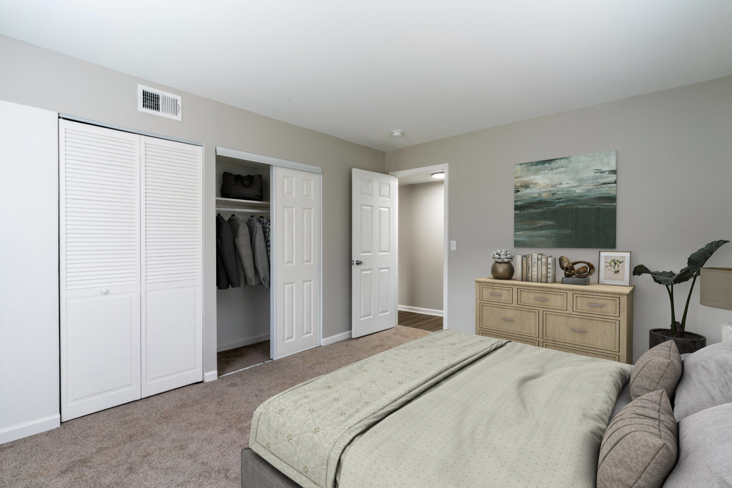 Olde Towne Apartments Image 10
