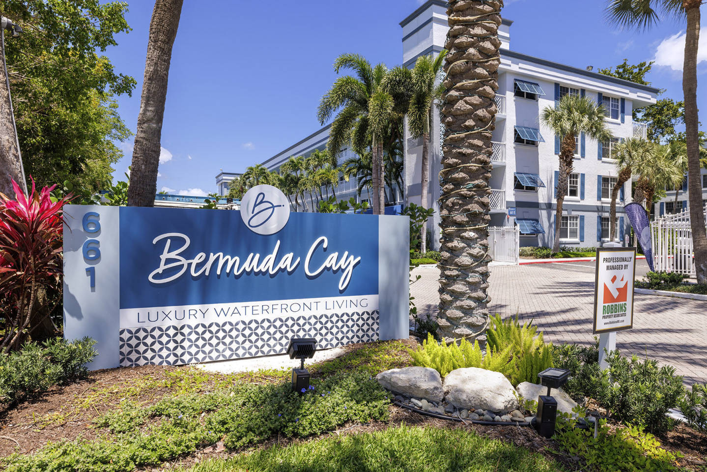 Bermuda Cay Image 2