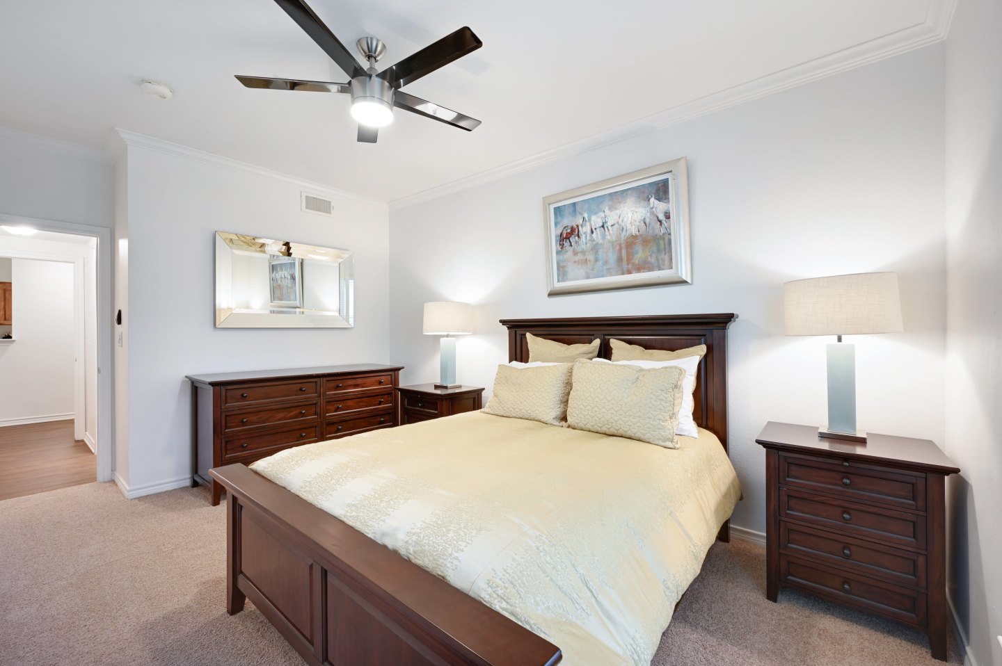 St. Moritz Apartments Image 10