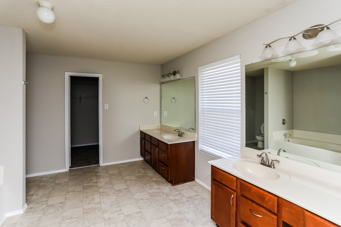 Chisholm Springs Image 27