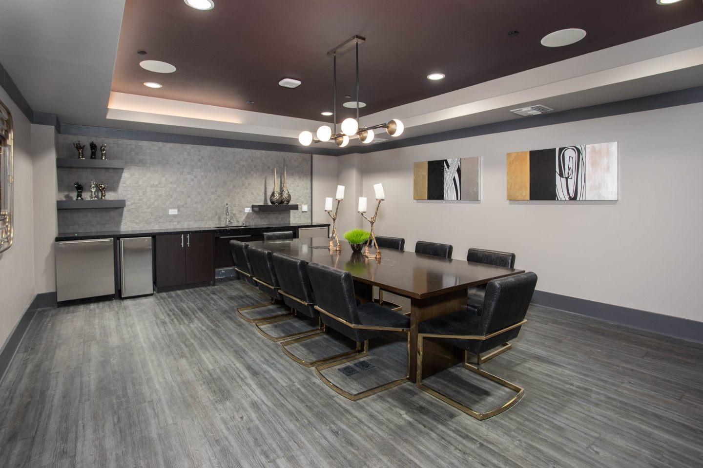 Axis Camelback Image 16