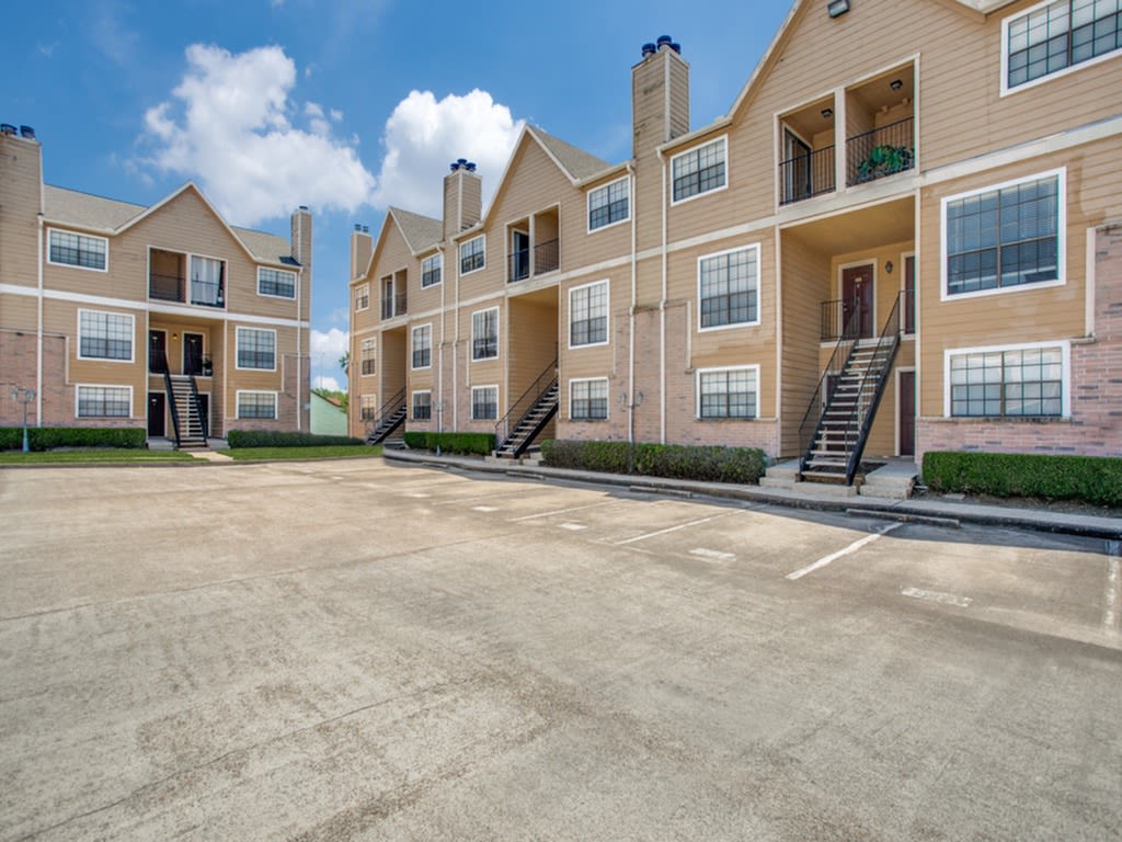 Park at Cedar Lawn Apartments Image 32
