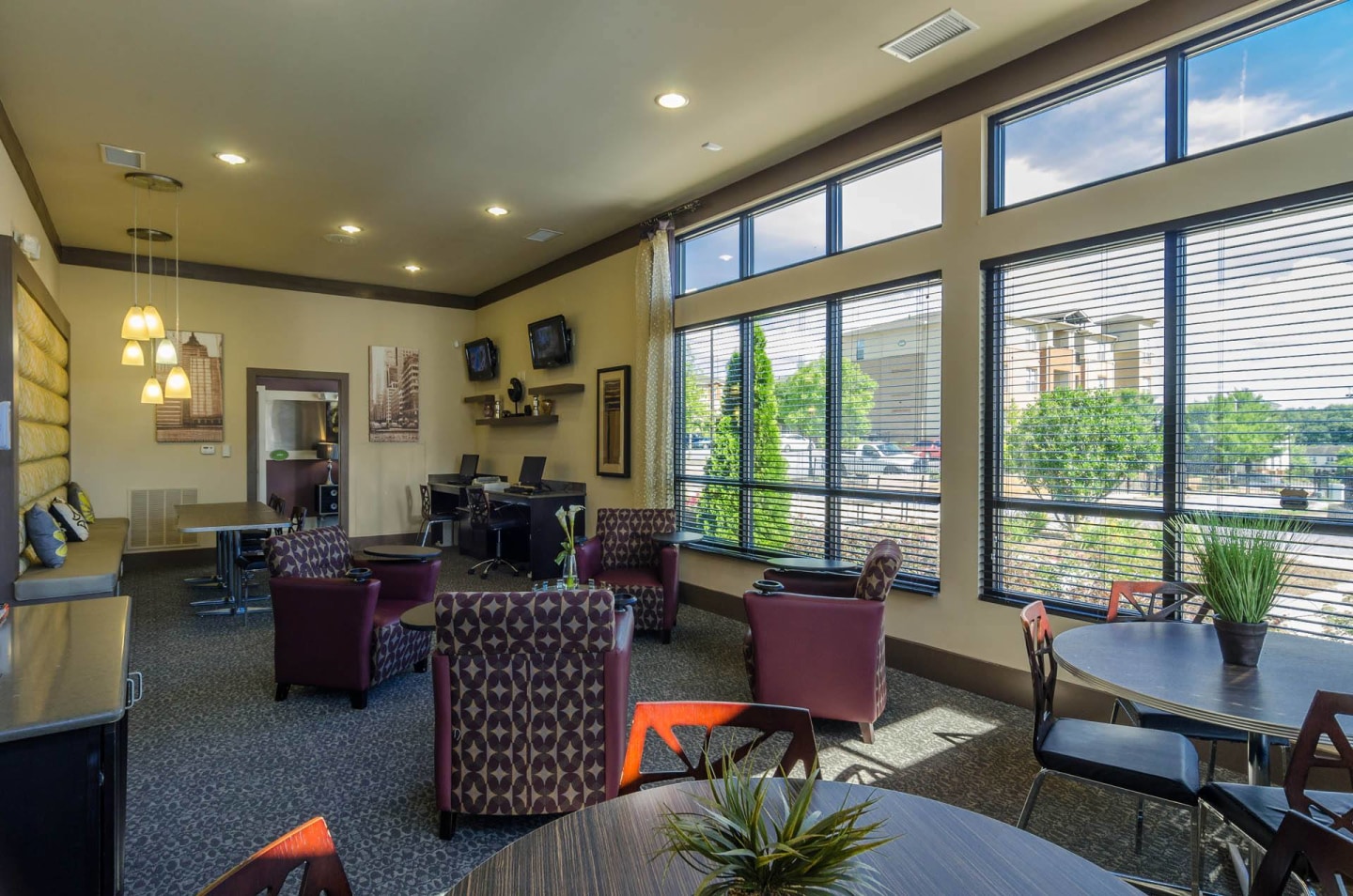 Ashley Collegetown Image 6