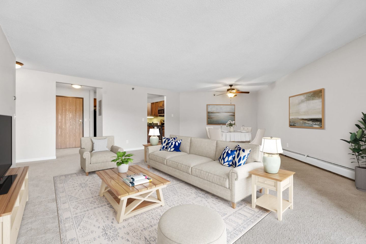 Cedars Lakeside Image 3