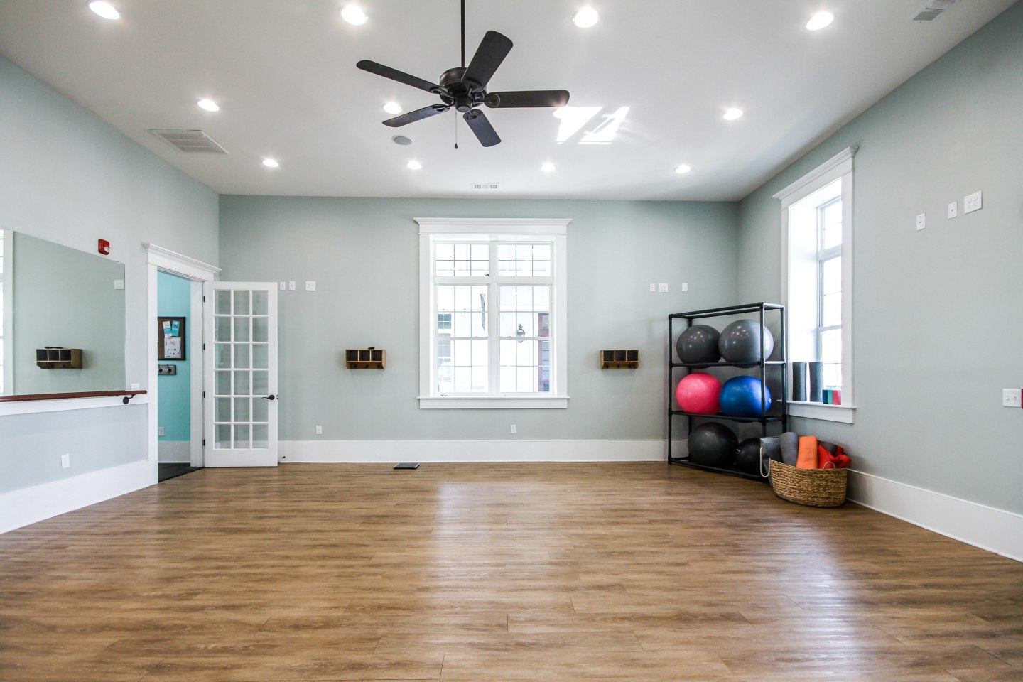 Sweetwater Waterfront Apartment Homes Image 19