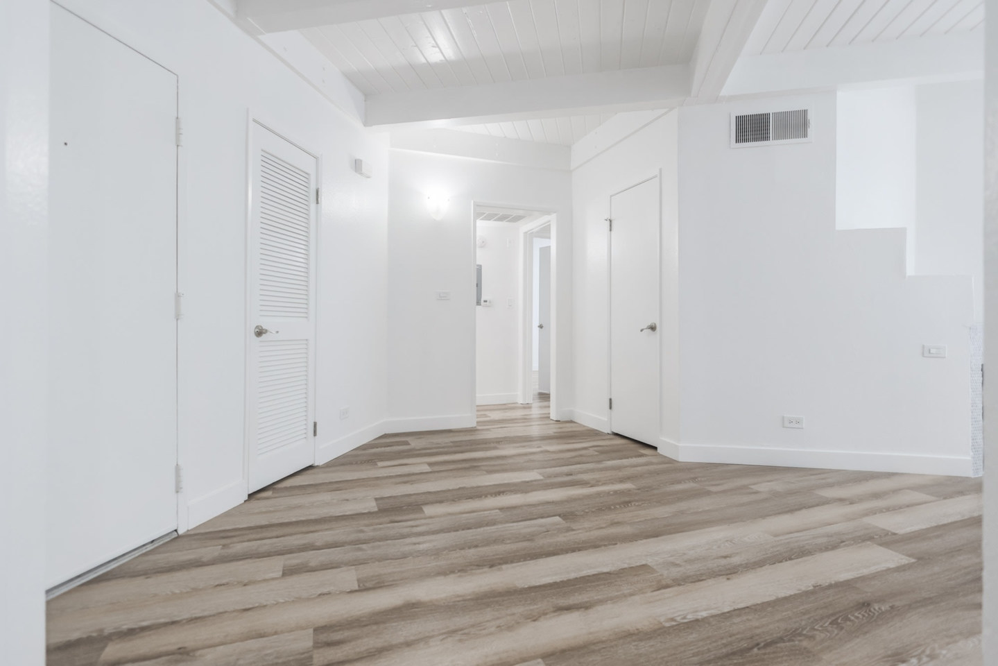 Monarch Apartment Lofts Image 13