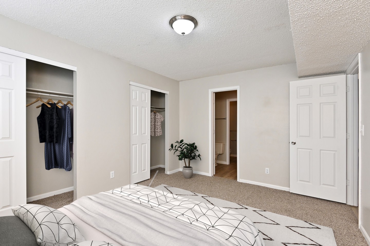 Cedar Ridge Apartments and Townhomes Image 18