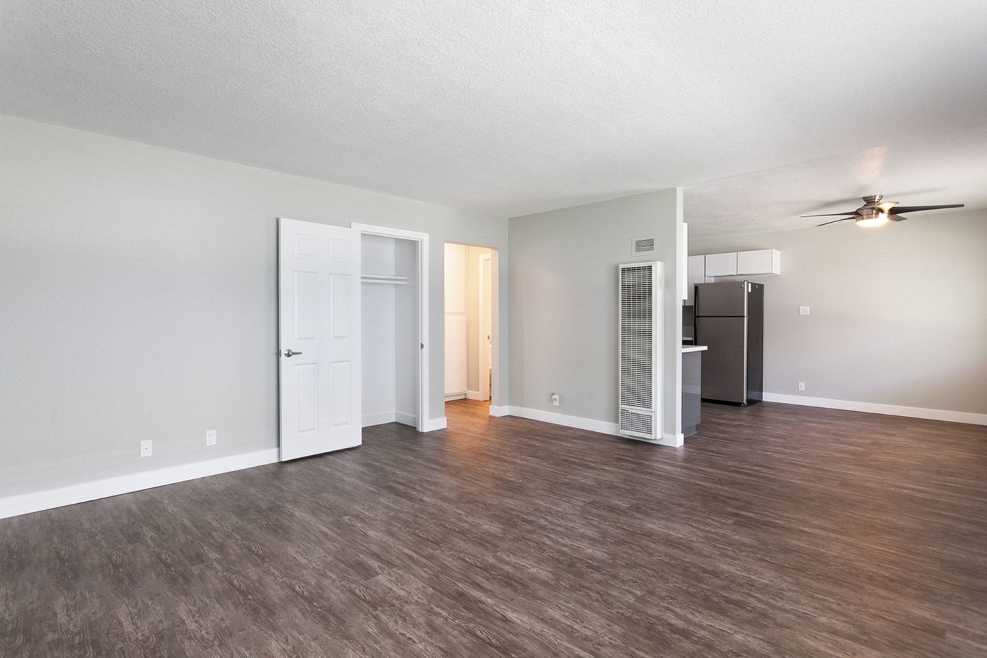 The Circle Apartments at Long Beach Image 2