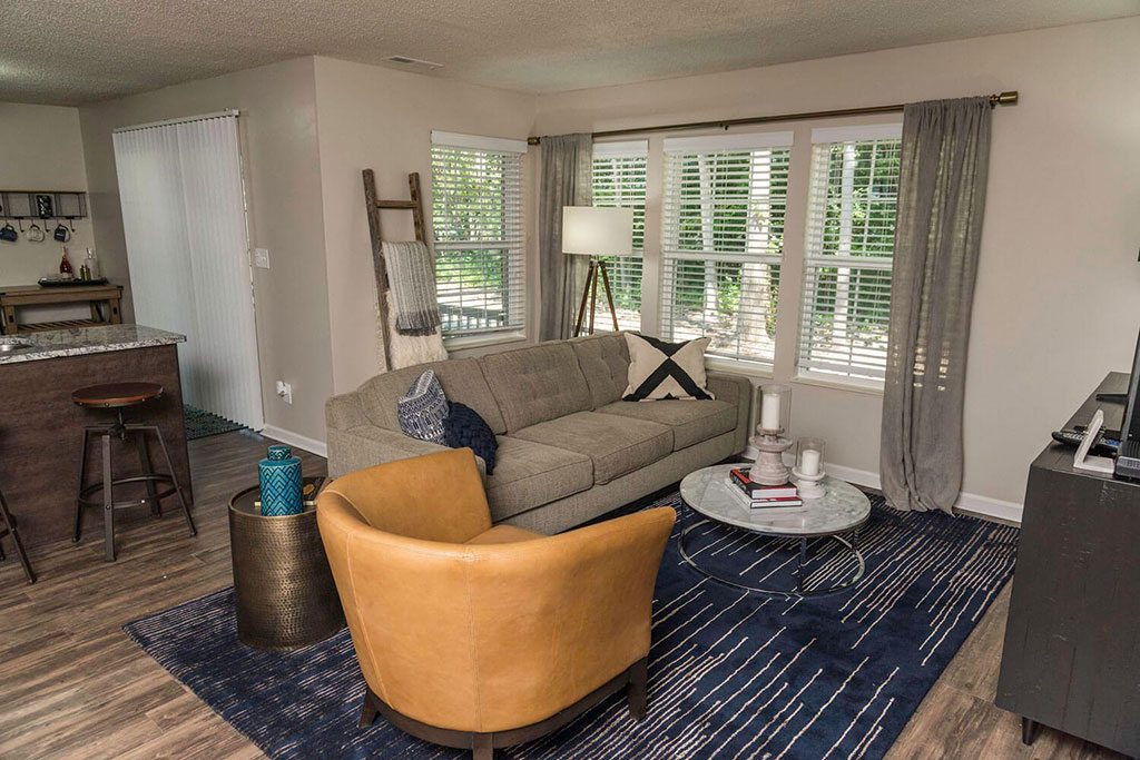 Fairlane Woods Apartments Image 3