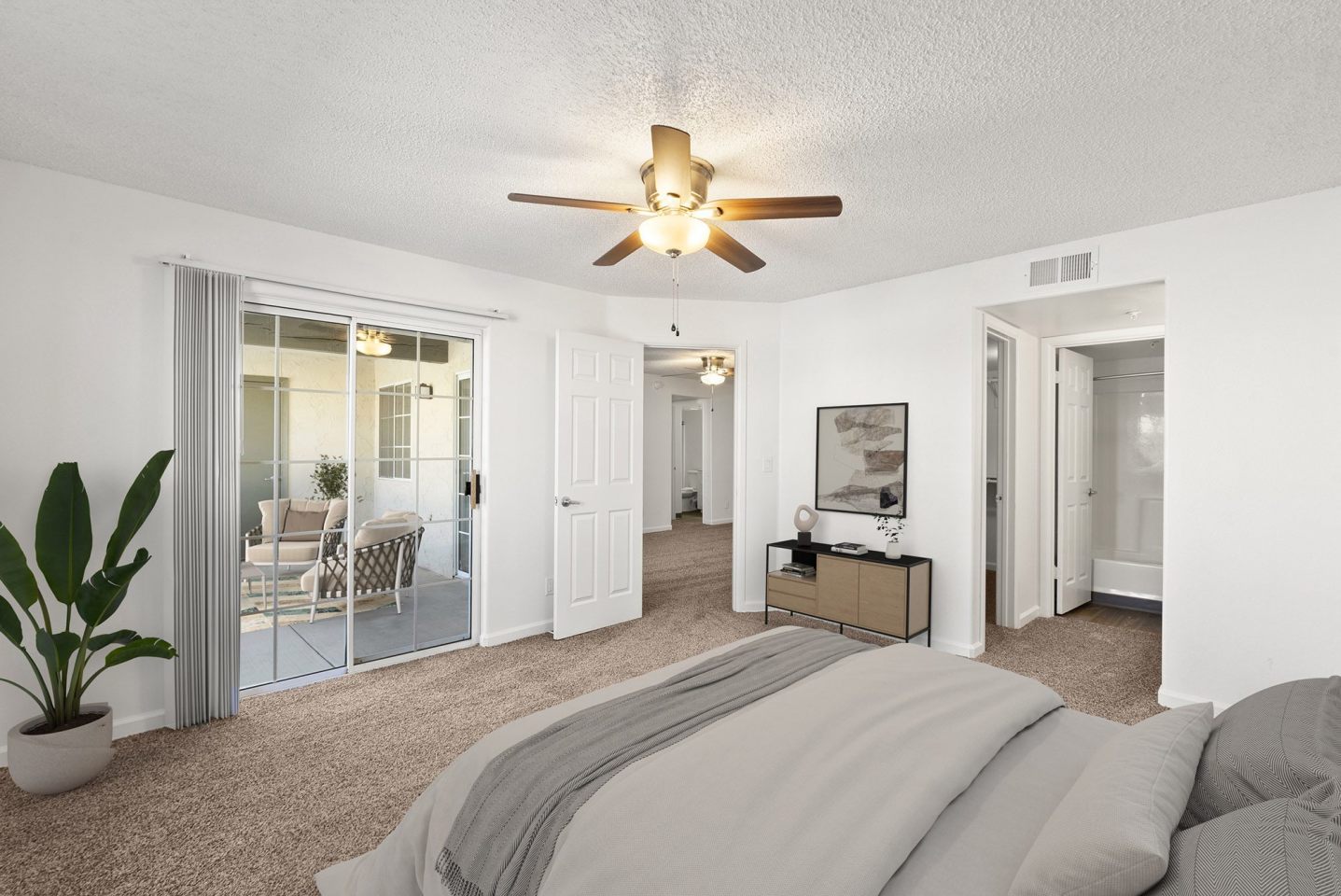 Silver Cliffs Apartments Image 8