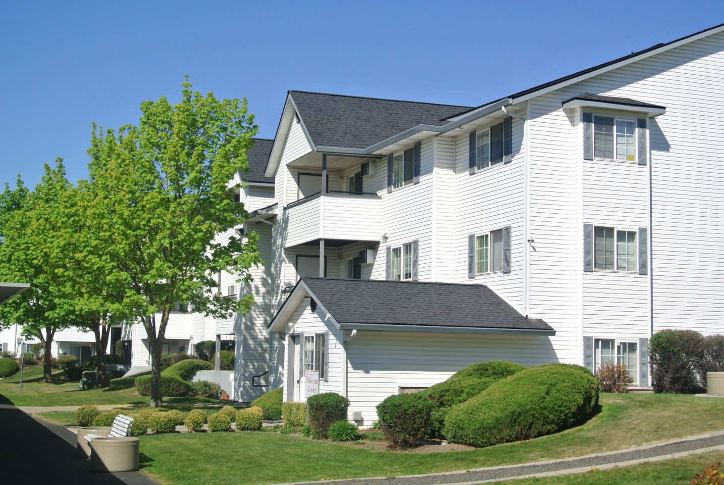 Farr Court Apartments Image 2