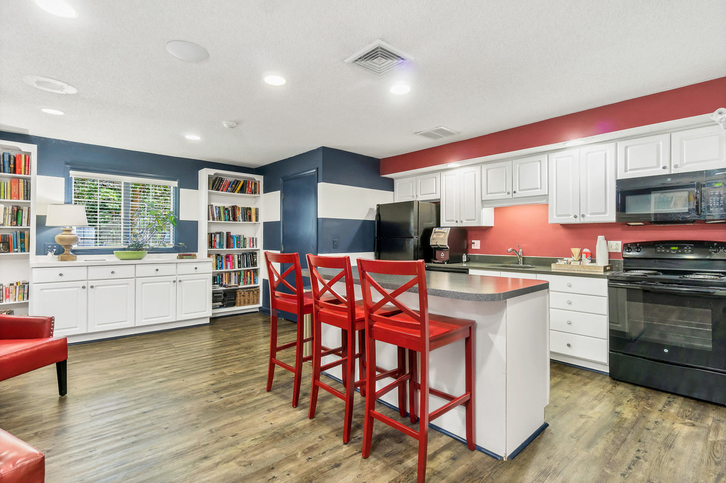 Royal Crest Estates Image 18
