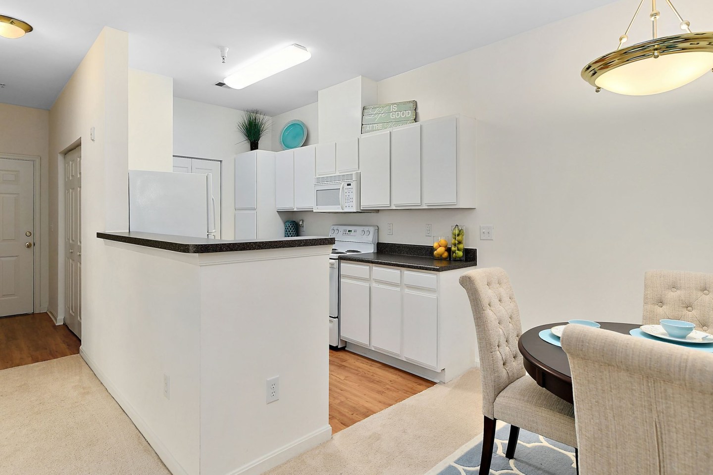 Marley Manor Luxury Apartment Homes Image 32