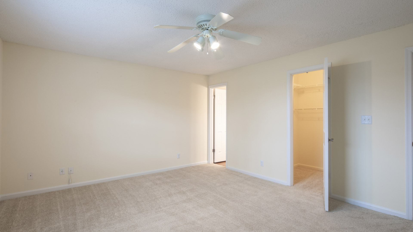 Holly Point Apartments Image 79