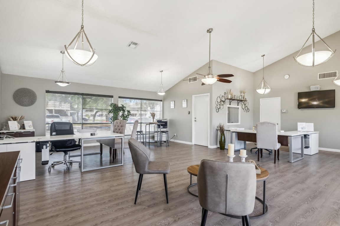 The Bay Club Apartments Image 9
