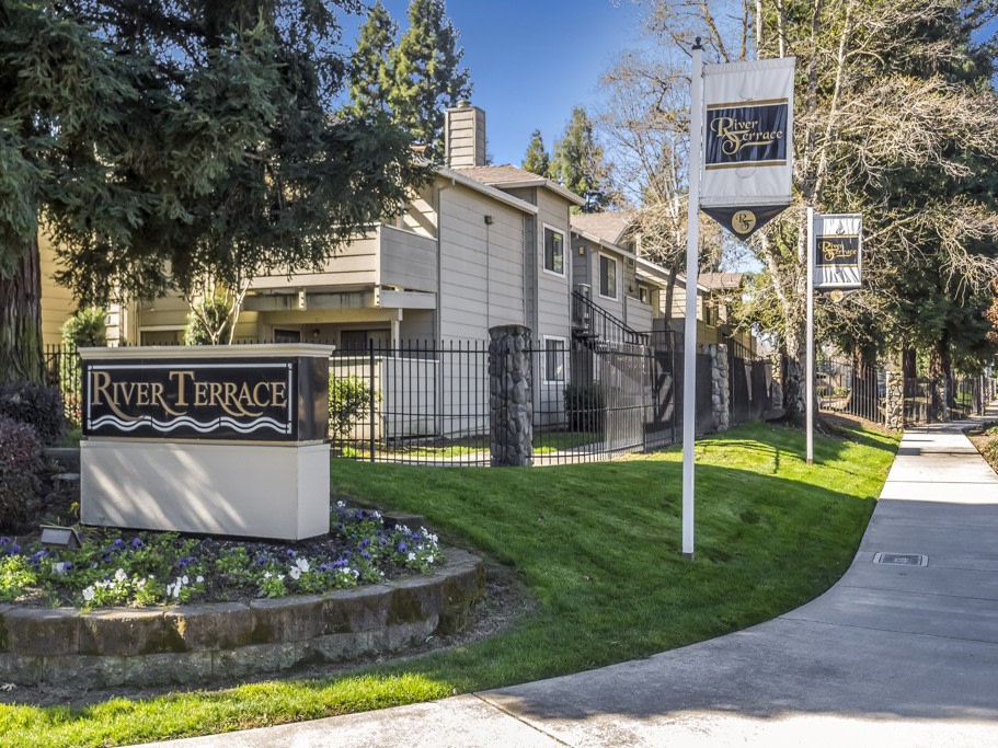 River Terrace Apartment Homes Image 19