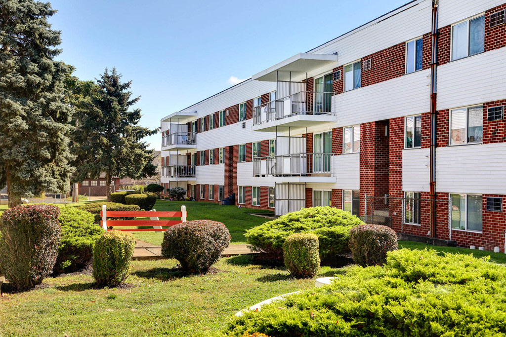 Washington Court Image 1