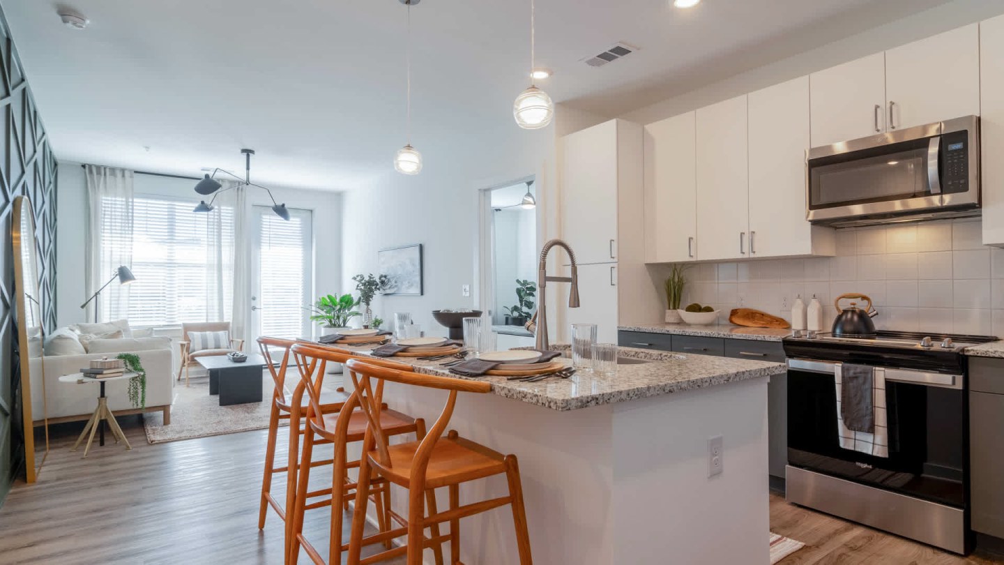 Lyric Sugar Hill Apartments Image 7