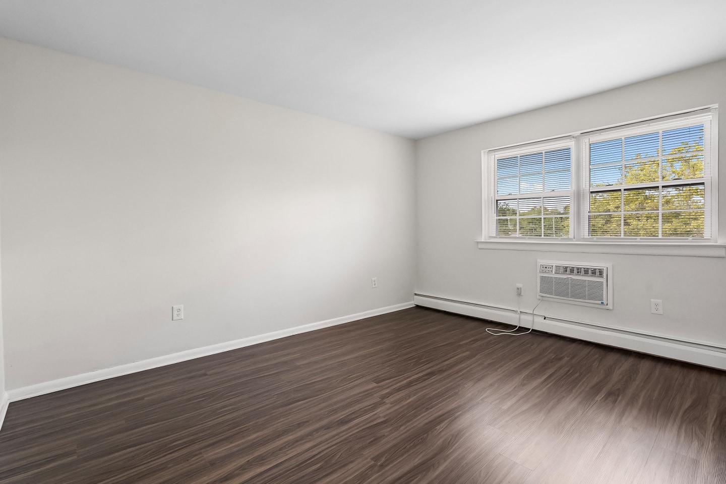 Carriage House Apartments Image 2