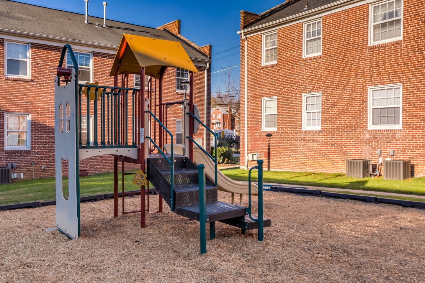 Loch Raven Village Apartments Image 39