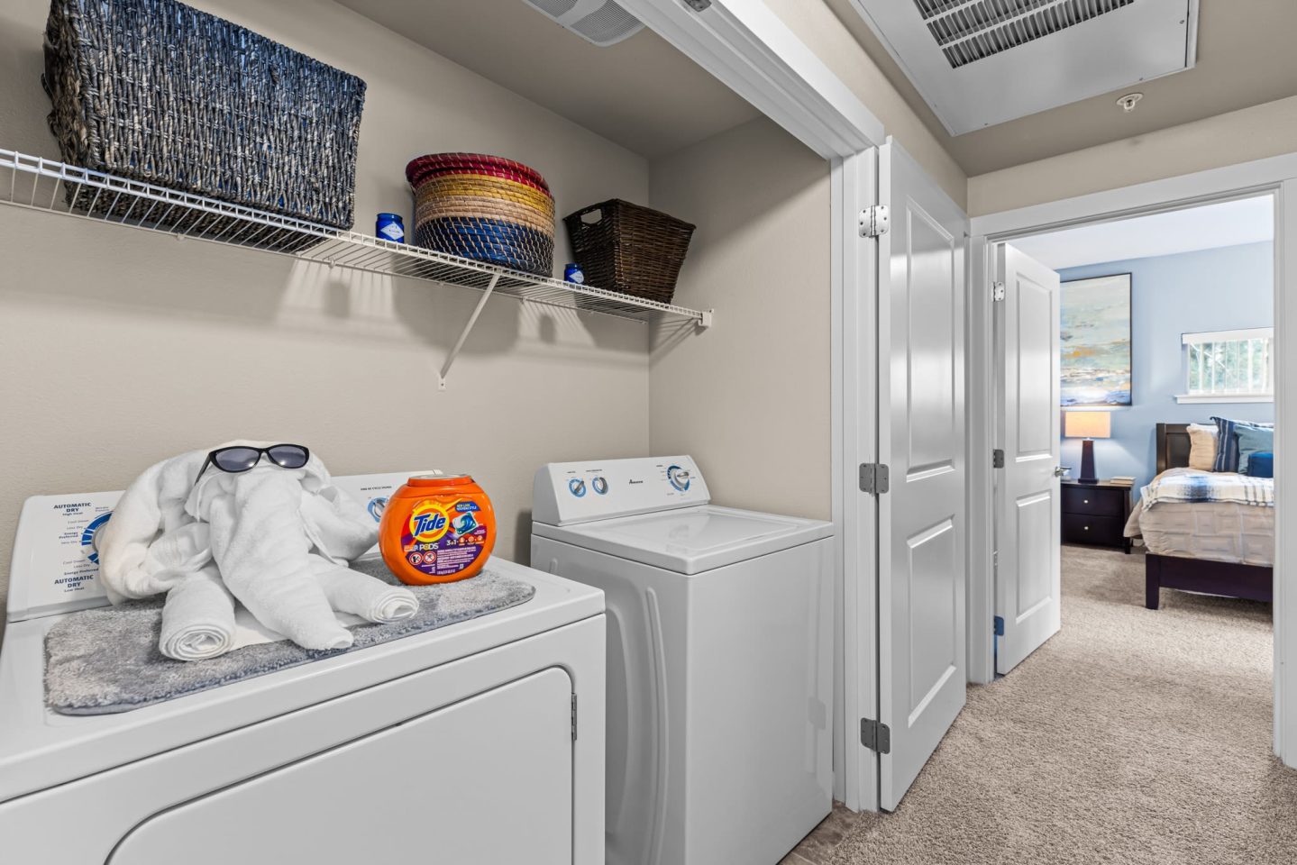 Island View Apartments Image 26