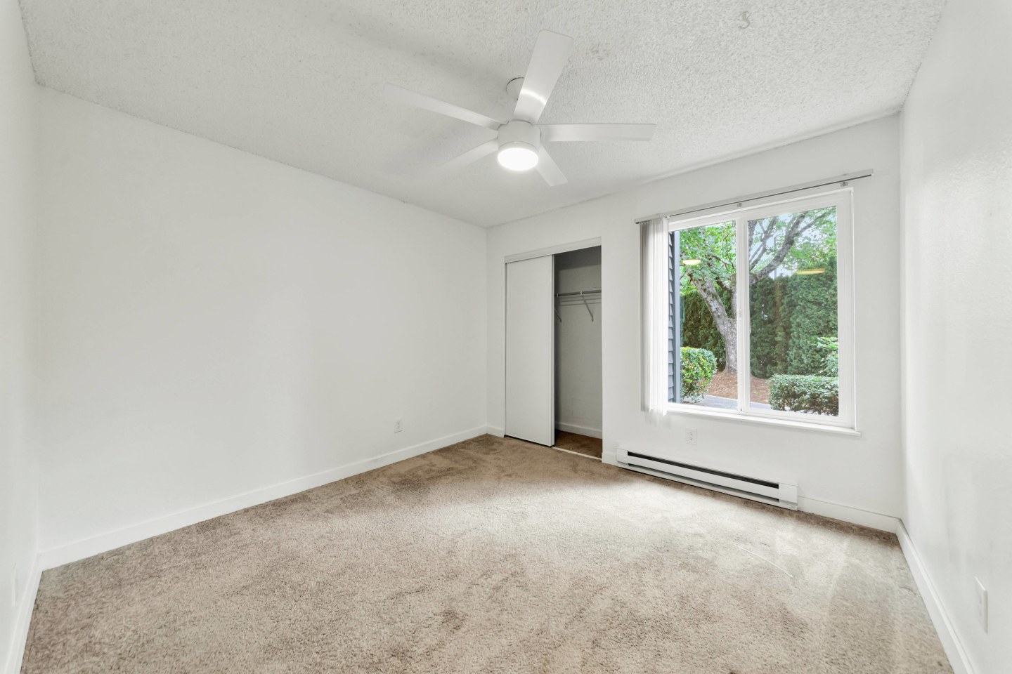 The Huntley Image 32