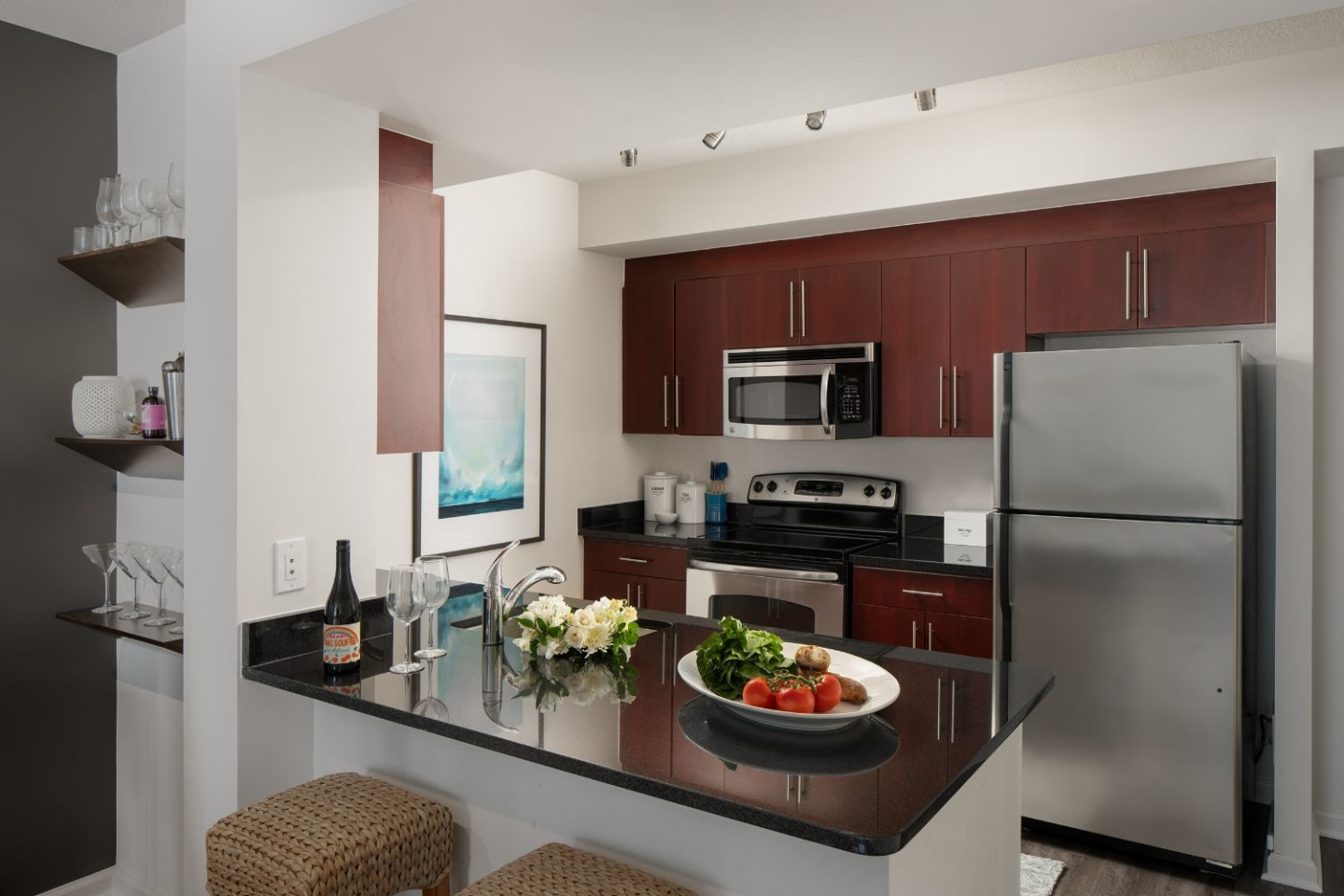 909 Apartments Image 6