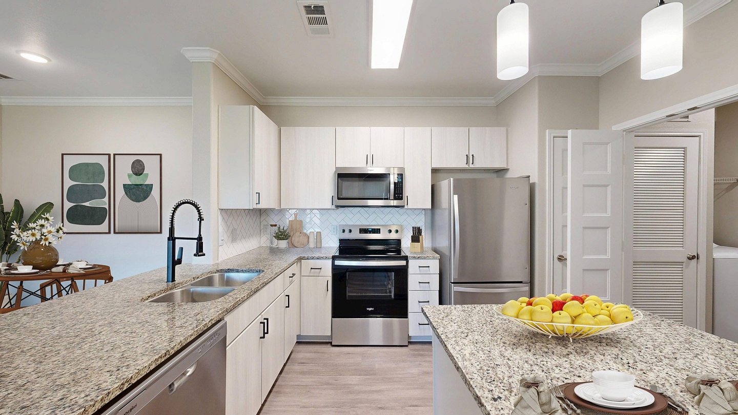 The Shores Apartments Image 4