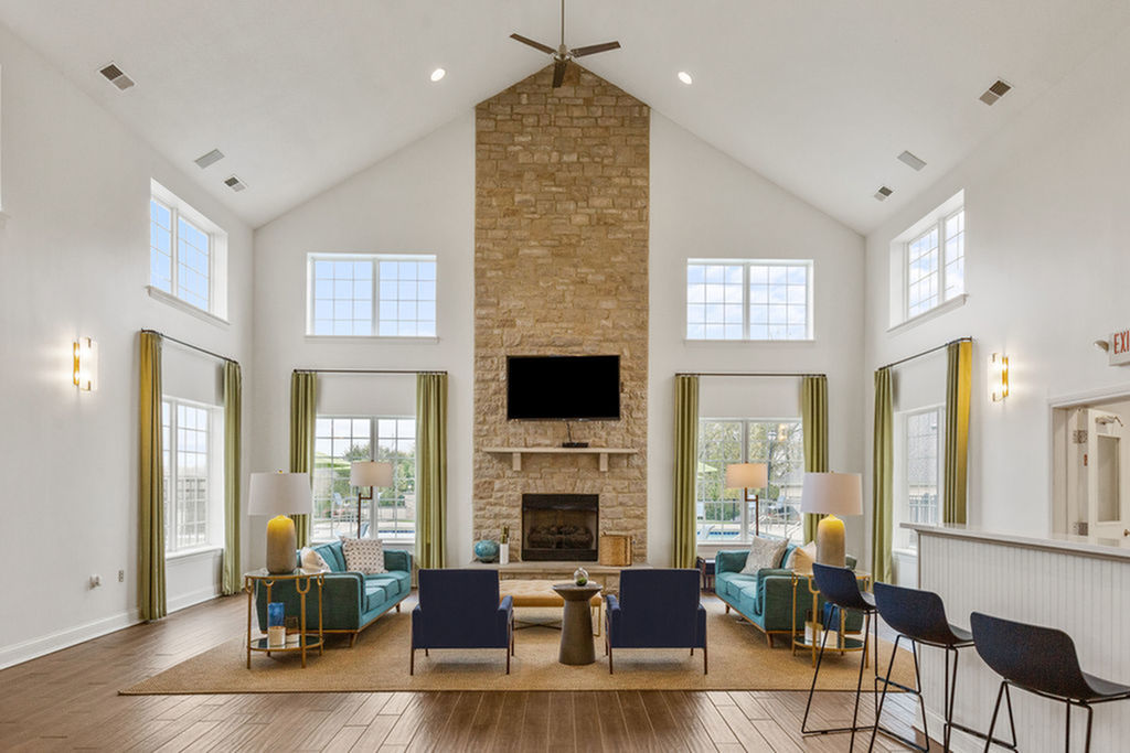 Marble Cliff Commons Image 18