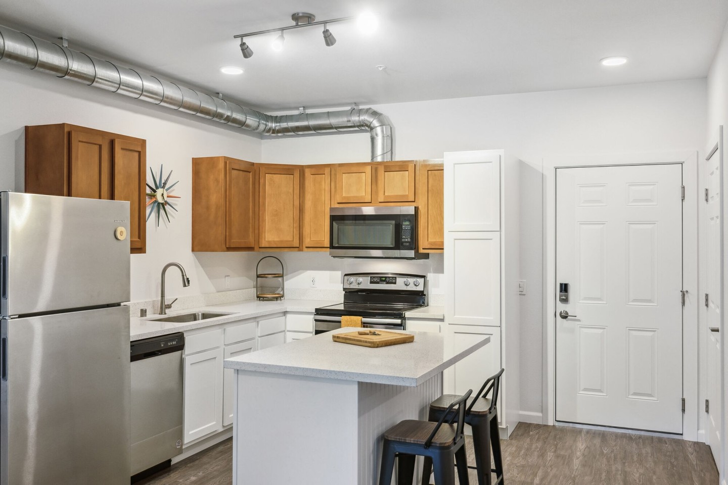 Pullman Modern Urban Apartments Image 9