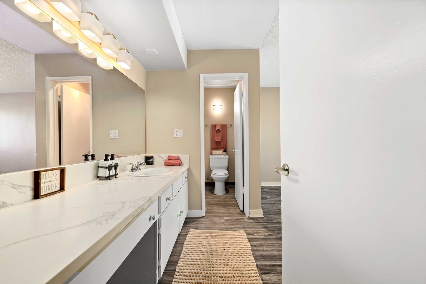 Summerview Beach Resort Luxury Apartments Image 57