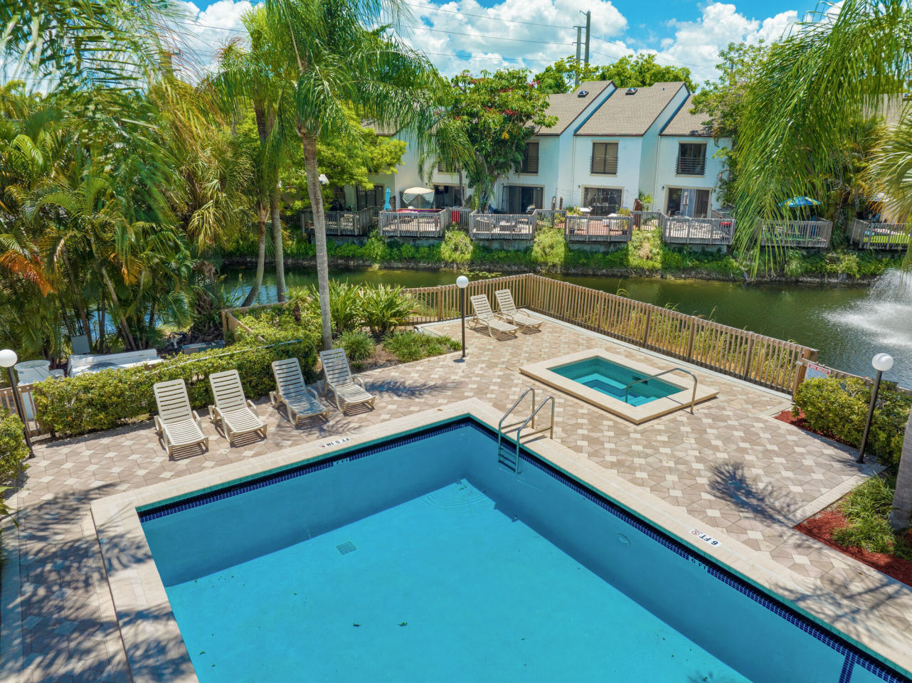 Emerald Palms Image 14